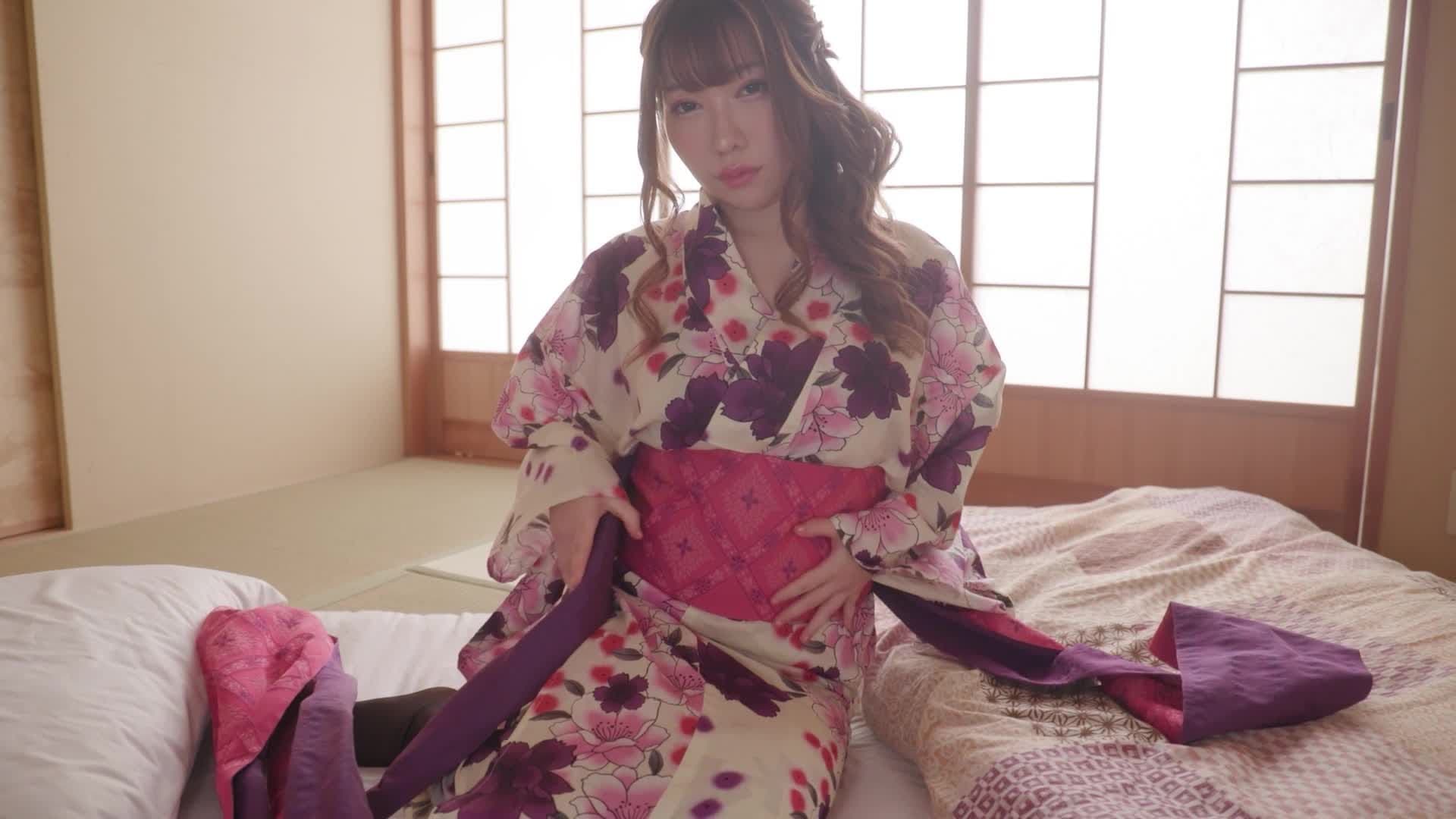 Minori-chan, a silver-haired lewd cosplay layer, is so excited to be fucked that her pussy is so tight during the shoot. - part 1 thumbnail